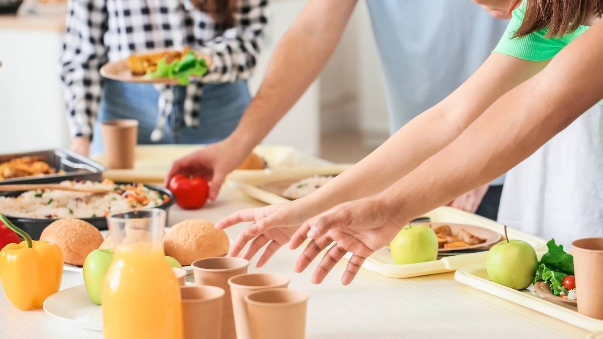 Ekillibre, des repas sains dans les cantines scolaires en Wallonie et à Bruxelles Ekillibre, des repas sains dans les cantines scolaires en Wallonie et à Bruxelles